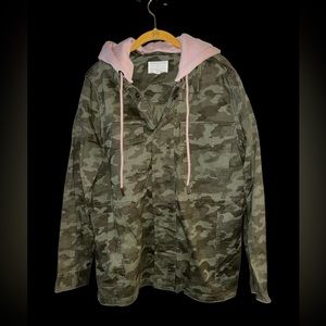 LIKE NEW! Worn ONCE! Caslon Brand Size Large, Camouflage Zip Up Coat